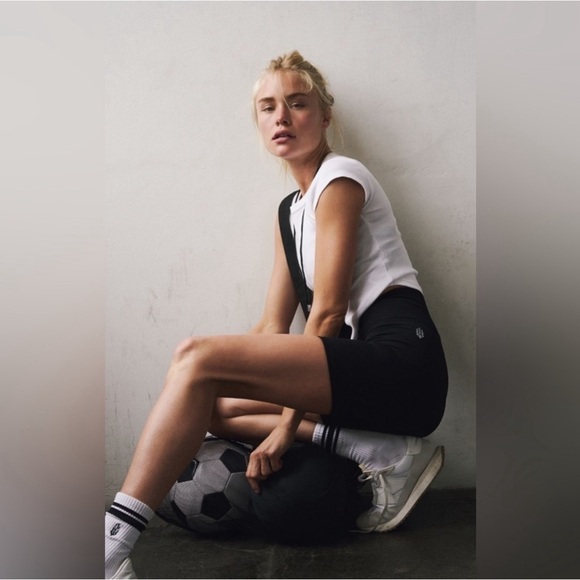 Free People movement Happiness Runs Bike Shorts m/l - Picture 3 of 4